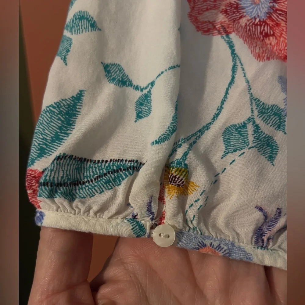 Old Navy Off-White Floral Boho V-neck Blouse - Picture 3 of 6